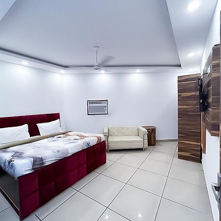 Hotel Js Garden - Near Jaypee Hospital Noida Zewnętrze zdjęcie