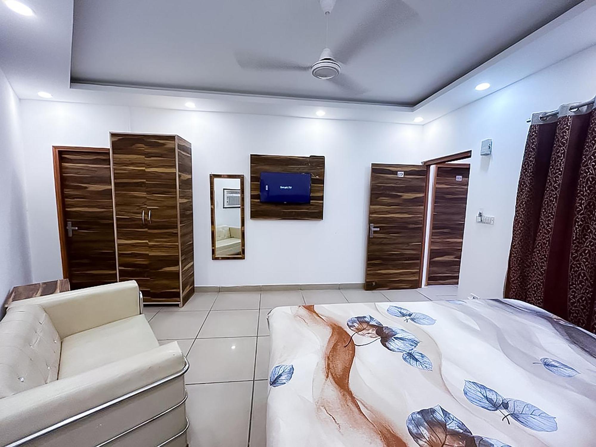 Hotel Js Garden - Near Jaypee Hospital Noida Zewnętrze zdjęcie
