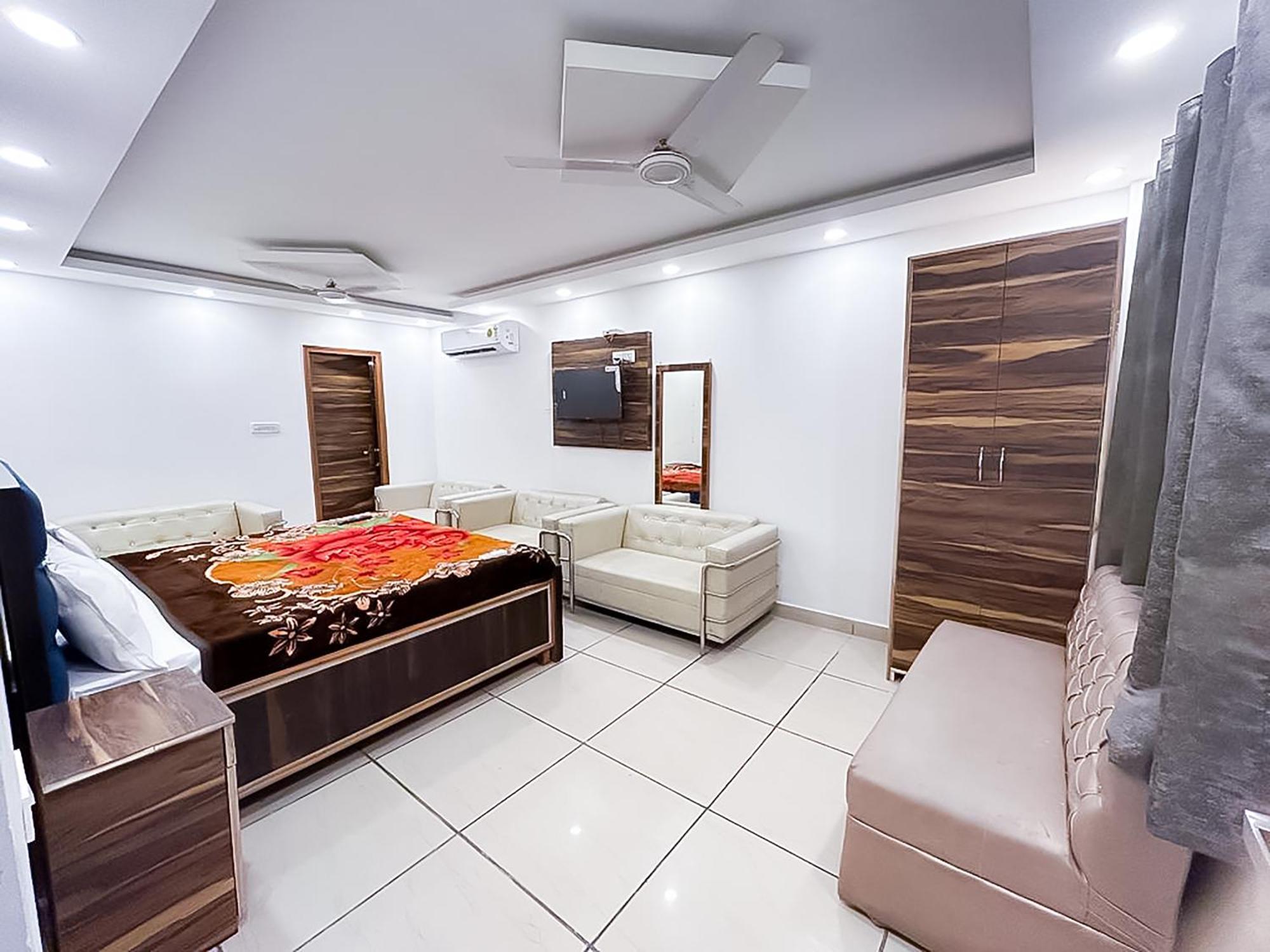 Hotel Js Garden - Near Jaypee Hospital Noida Zewnętrze zdjęcie