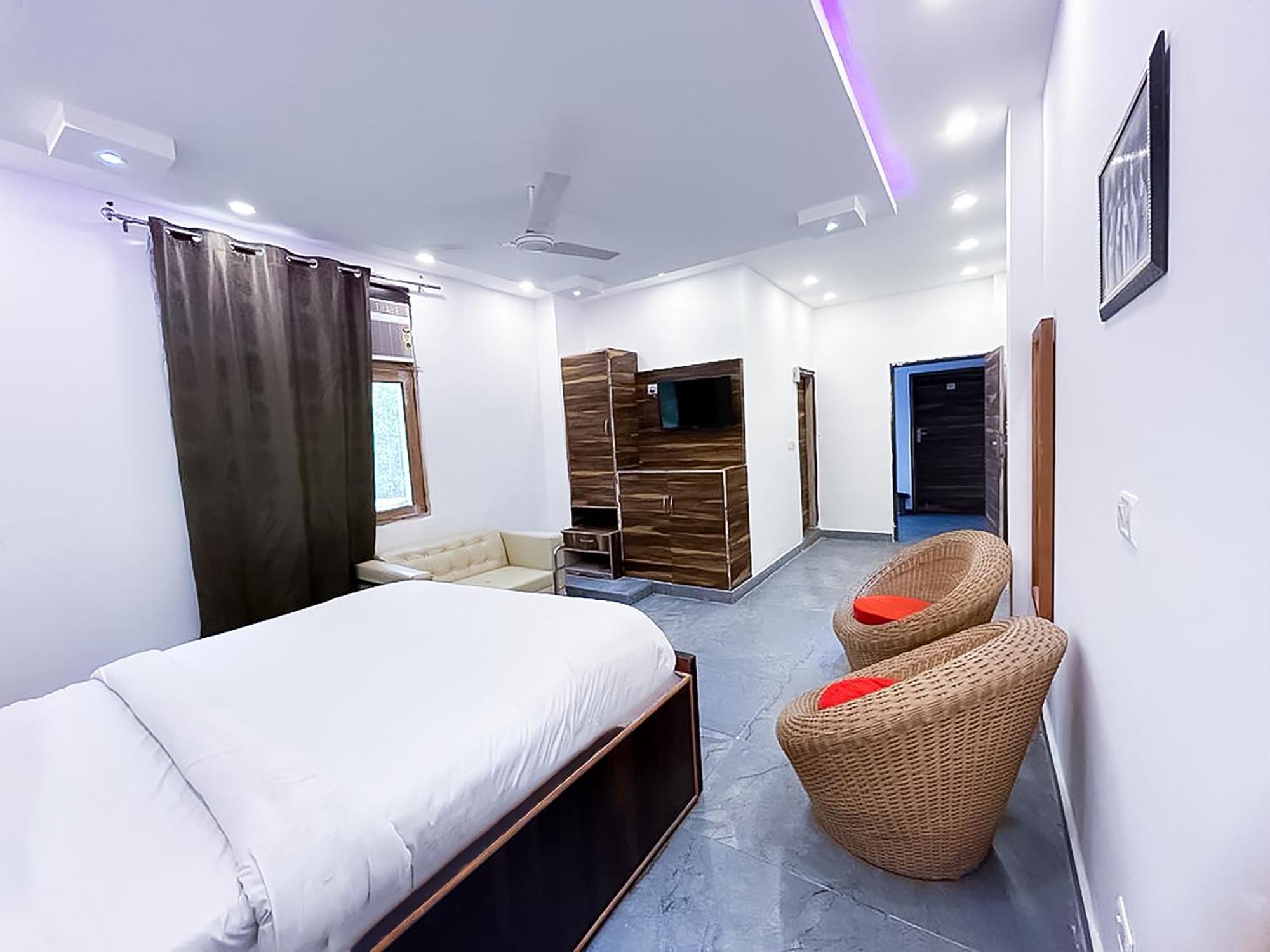 Hotel Js Garden - Near Jaypee Hospital Noida Zewnętrze zdjęcie