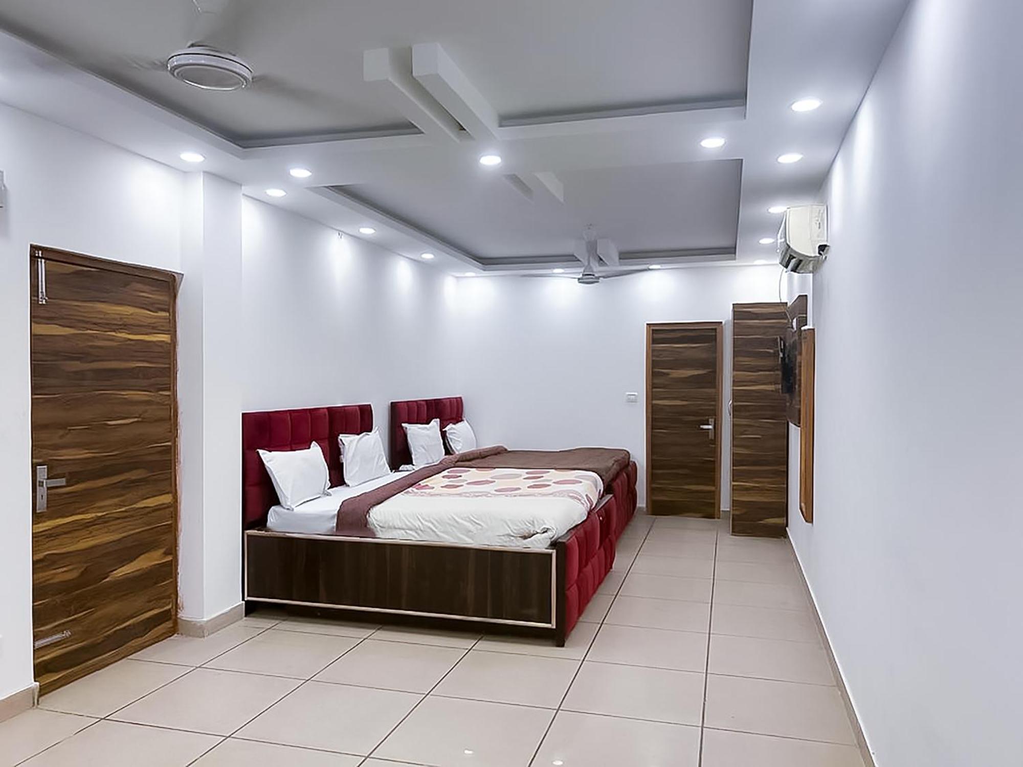 Hotel Js Garden - Near Jaypee Hospital Noida Zewnętrze zdjęcie