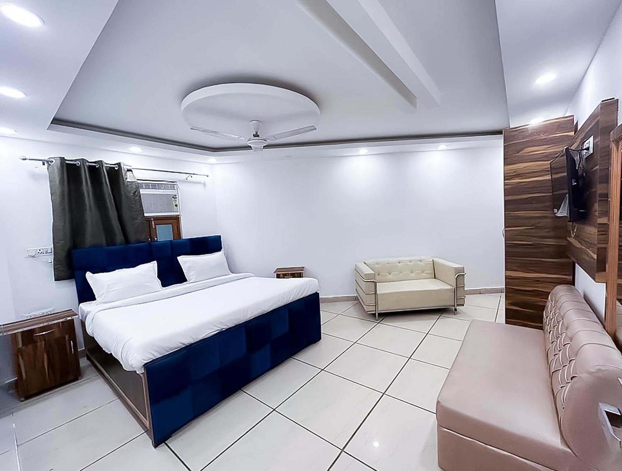 Hotel Js Garden - Near Jaypee Hospital Noida Zewnętrze zdjęcie