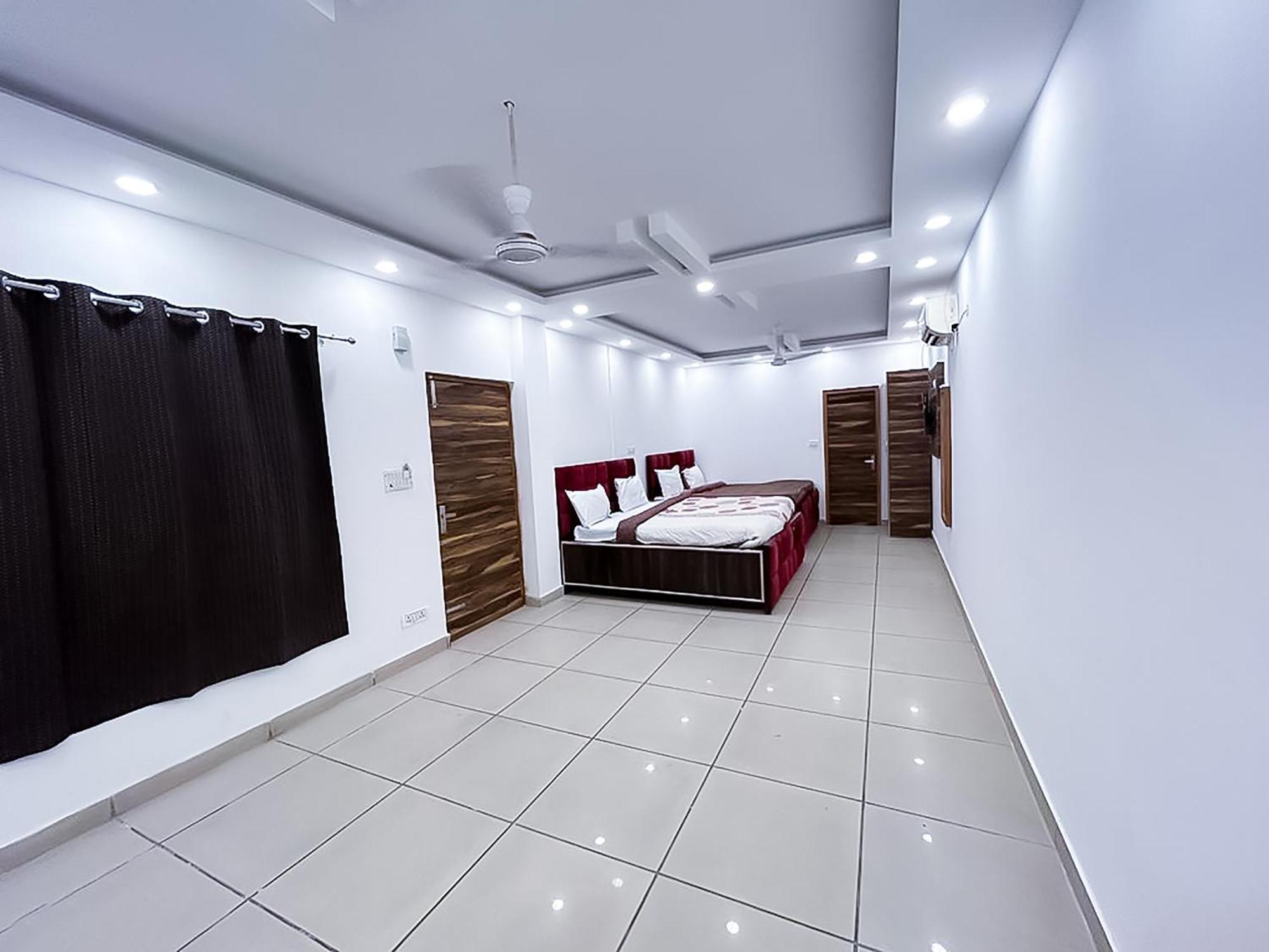 Hotel Js Garden - Near Jaypee Hospital Noida Zewnętrze zdjęcie