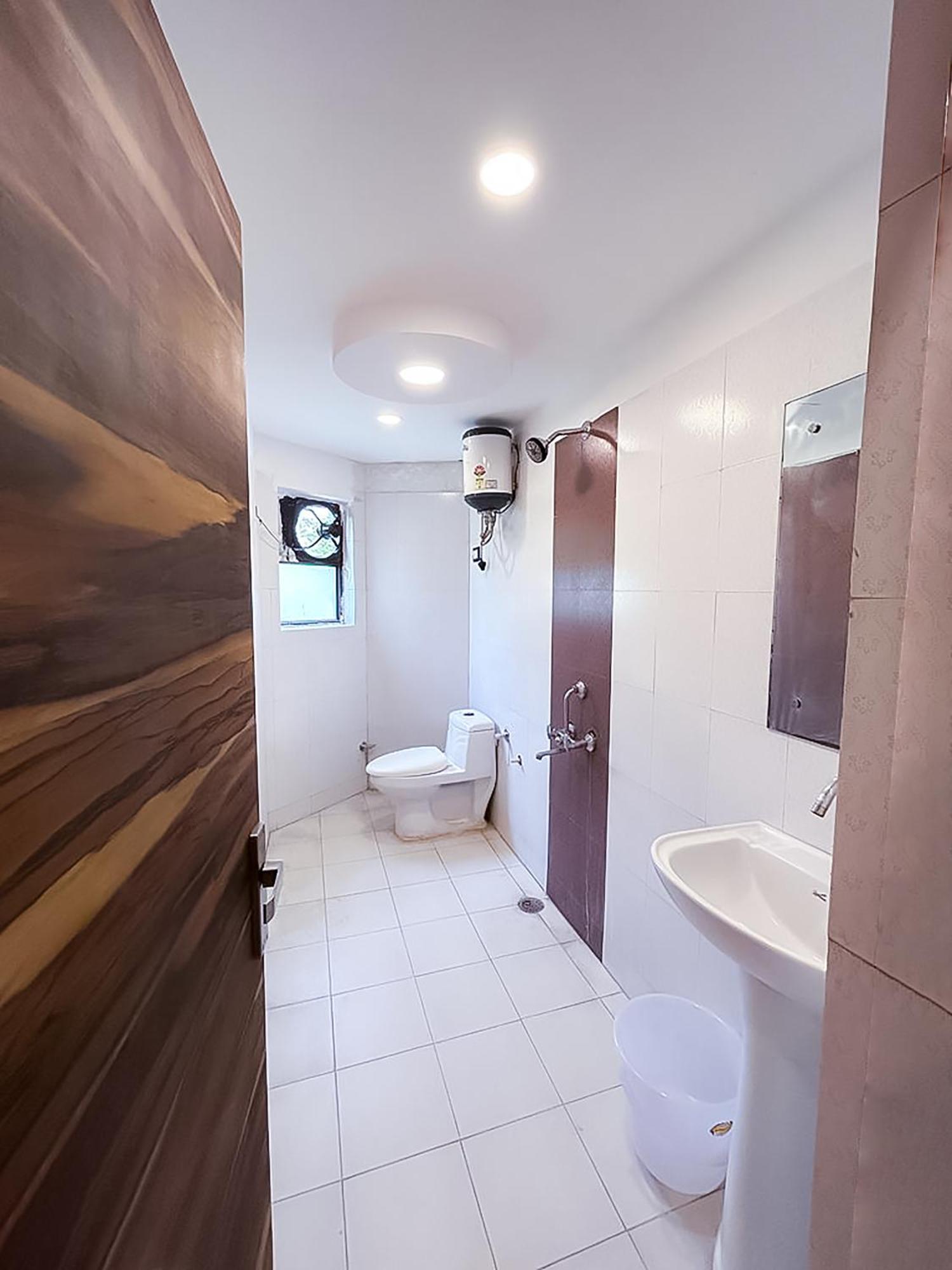 Hotel Js Garden - Near Jaypee Hospital Noida Zewnętrze zdjęcie